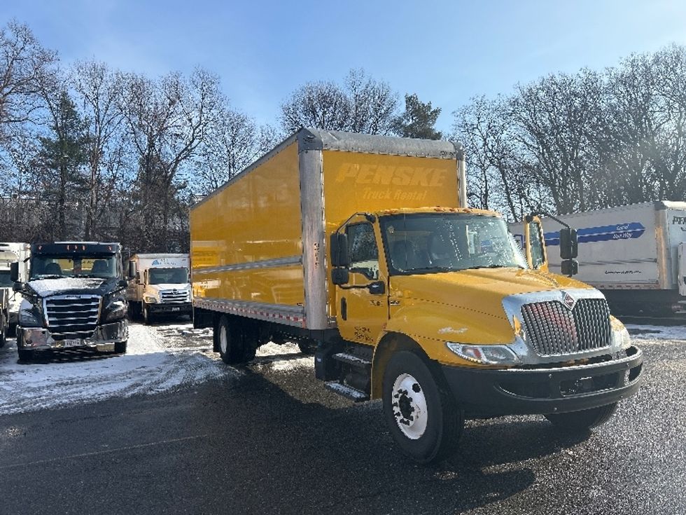 Medium Duty Box Truck-Light and Medium Duty Trucks-International-2021-MV607-Braintree-MA-215,271\n\t\tmiles-$ 35,750 - Image 1