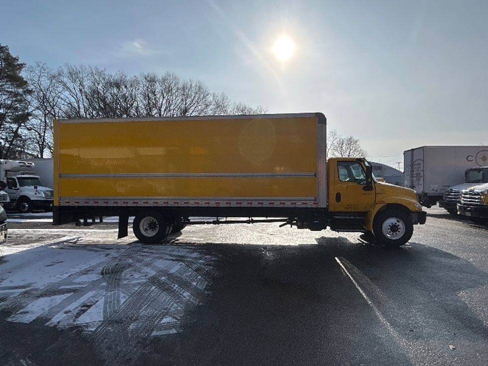 Medium Duty Box Truck-Light and Medium Duty Trucks-International-2021-MV607-Braintree-MA-215,271\n\t\tmiles-$ 35,750 - Image 13