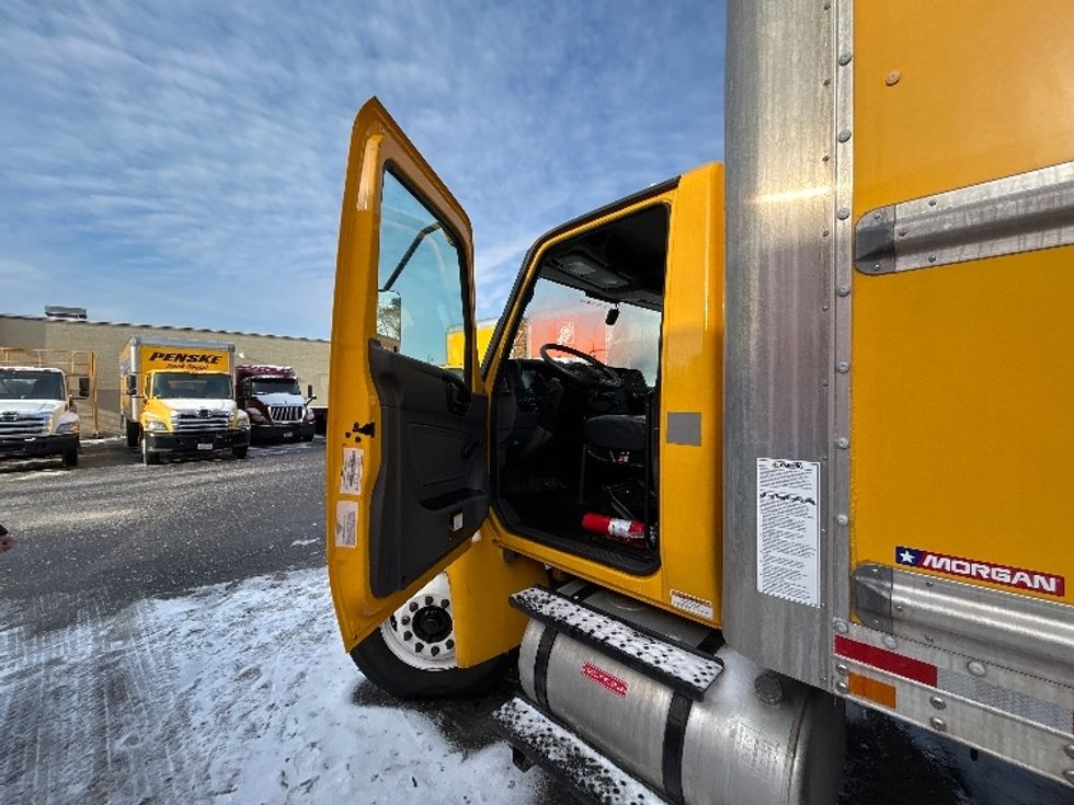 Medium Duty Box Truck-Light and Medium Duty Trucks-International-2021-MV607-Braintree-MA-215,271\n\t\tmiles-$ 35,750 - Image 14