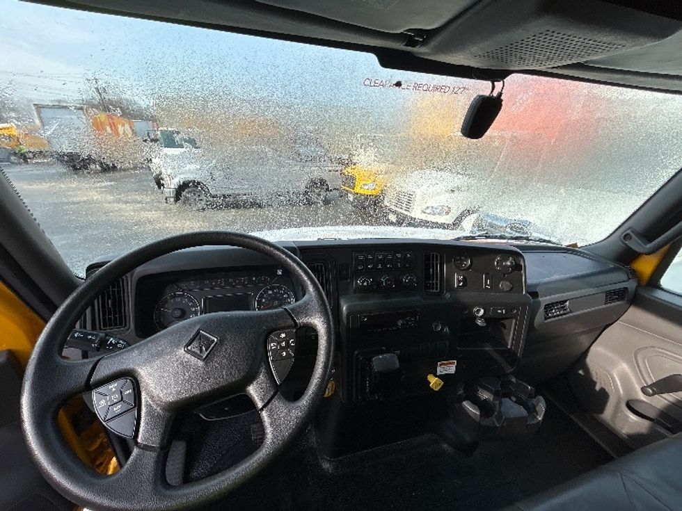 Medium Duty Box Truck-Light and Medium Duty Trucks-International-2021-MV607-Braintree-MA-215,271\n\t\tmiles-$ 35,750 - Image 16