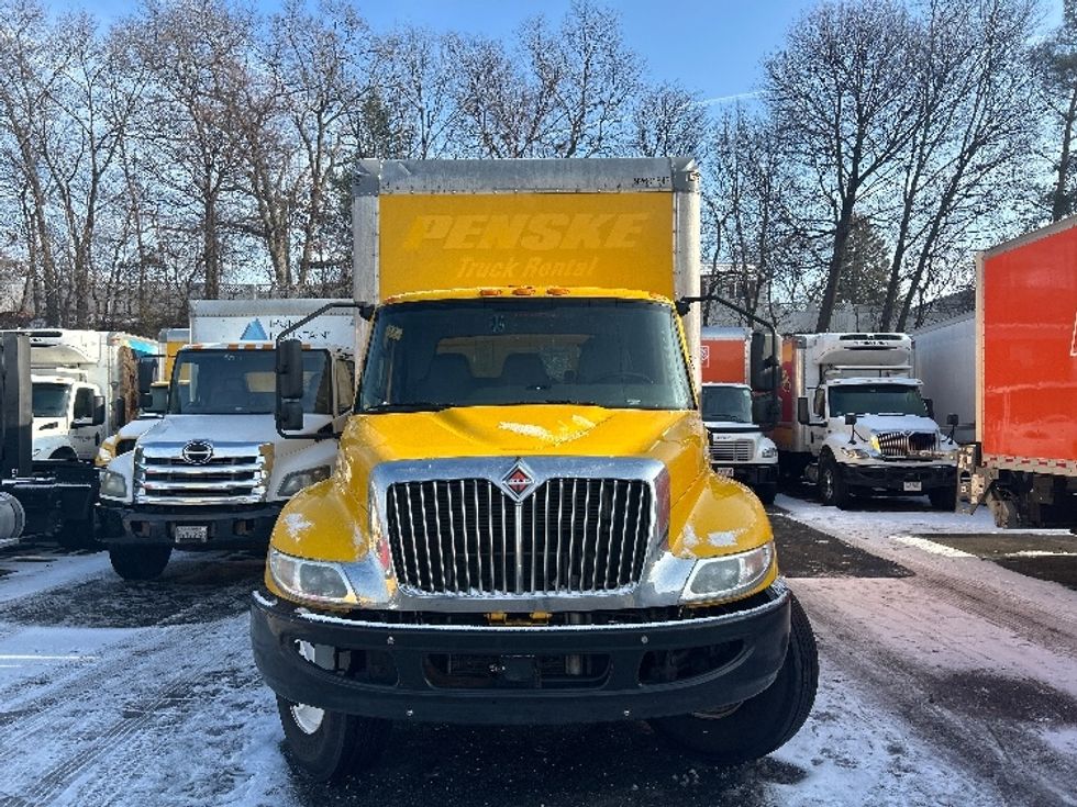 Medium Duty Box Truck-Light and Medium Duty Trucks-International-2021-MV607-Braintree-MA-215,271\n\t\tmiles-$ 35,750 - Image 2