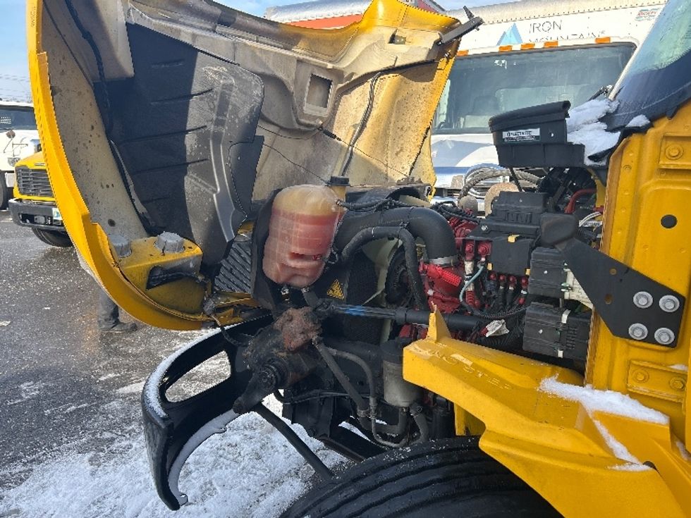 Medium Duty Box Truck-Light and Medium Duty Trucks-International-2021-MV607-Braintree-MA-215,271\n\t\tmiles-$ 35,750 - Image 22