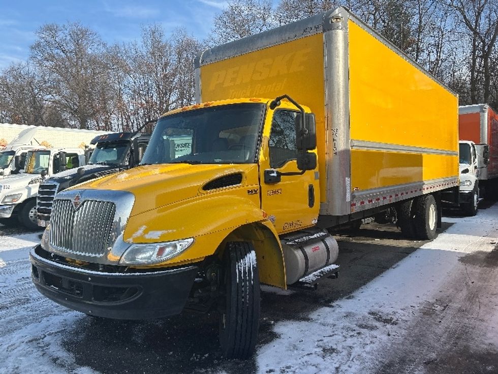 Medium Duty Box Truck-Light and Medium Duty Trucks-International-2021-MV607-Braintree-MA-215,271\n\t\tmiles-$ 35,750 - Image 3