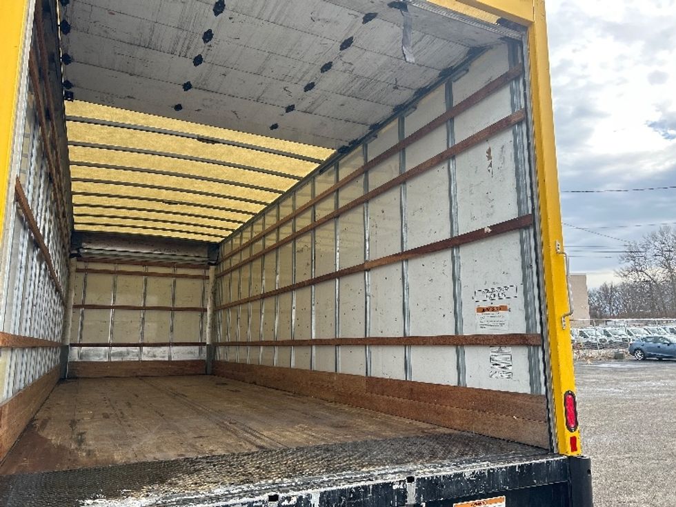 Medium Duty Box Truck-Light and Medium Duty Trucks-International-2021-MV607-Braintree-MA-232,101\n\t\tmiles-$ 32,750 - Image 12