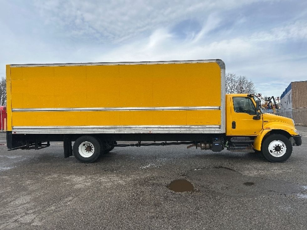 Medium Duty Box Truck-Light and Medium Duty Trucks-International-2021-MV607-Braintree-MA-232,101\n\t\tmiles-$ 32,750 - Image 15