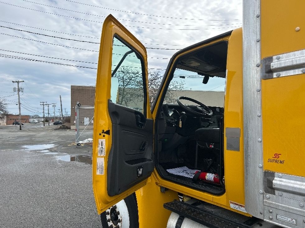 Medium Duty Box Truck-Light and Medium Duty Trucks-International-2021-MV607-Braintree-MA-232,101\n\t\tmiles-$ 32,750 - Image 16