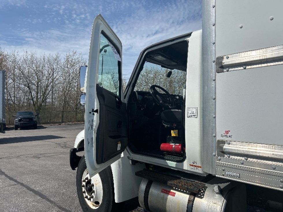 Medium Duty Box Truck-Light and Medium Duty Trucks-International-2021-MV607-Brook Park-OH-147,008\n\t\tmiles-$ 60,250 - Image 16