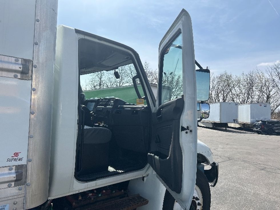 Medium Duty Box Truck-Light and Medium Duty Trucks-International-2021-MV607-Brook Park-OH-147,008\n\t\tmiles-$ 60,250 - Image 20