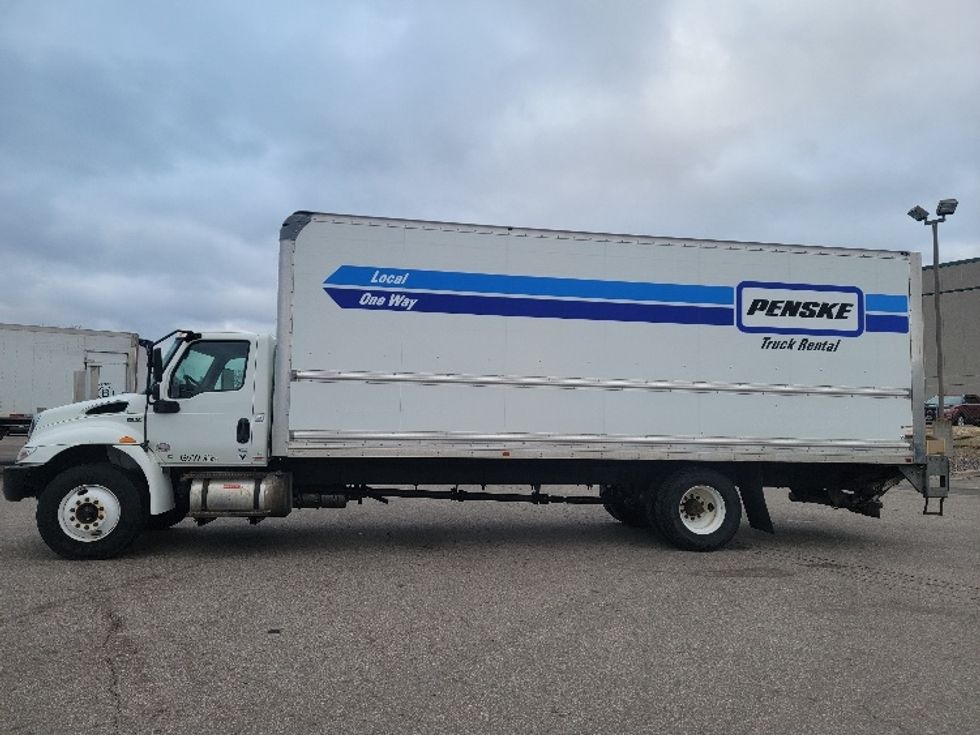 Medium Duty Box Truck-Light and Medium Duty Trucks-International-2021-MV607-Brooklyn Park-MN-147,937\n\t\tmiles-$ 60,000 - Image 4