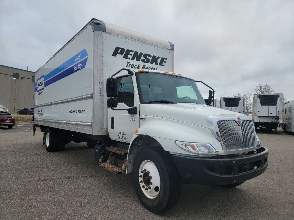Medium Duty Box Truck-Light and Medium Duty Trucks-International-2021-MV607-Brooklyn Park-MN-147,937\n\t\tmiles-$ 60,000 - Image 1