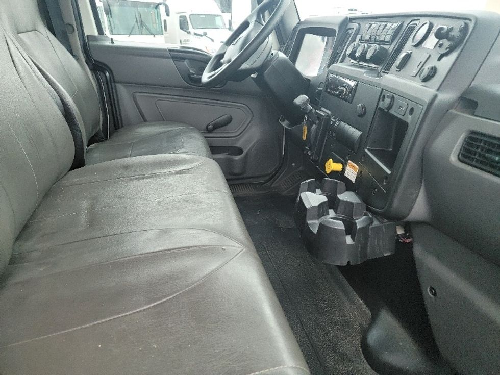Medium Duty Box Truck-Light and Medium Duty Trucks-International-2021-MV607-Brooklyn Park-MN-147,937\n\t\tmiles-$ 60,000 - Image 22