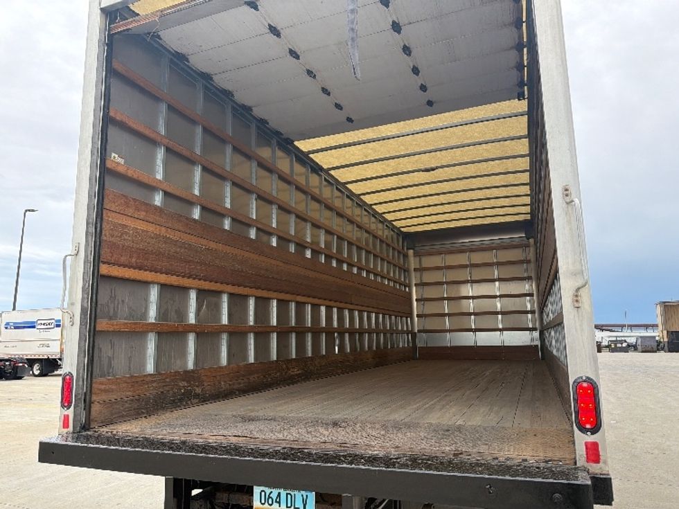 Medium Duty Box Truck-Light and Medium Duty Trucks-International-2021-MV607-Brooklyn Park-MN-150,783\n\t\tmiles-$ 50,500 - Image 10