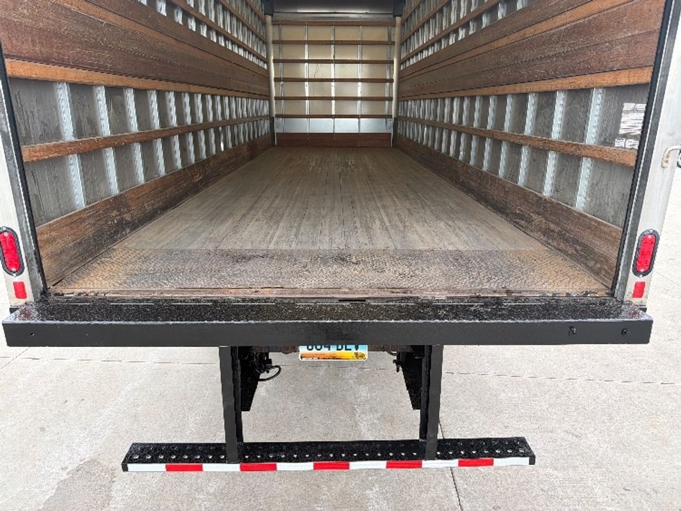 Medium Duty Box Truck-Light and Medium Duty Trucks-International-2021-MV607-Brooklyn Park-MN-150,783\n\t\tmiles-$ 50,500 - Image 9
