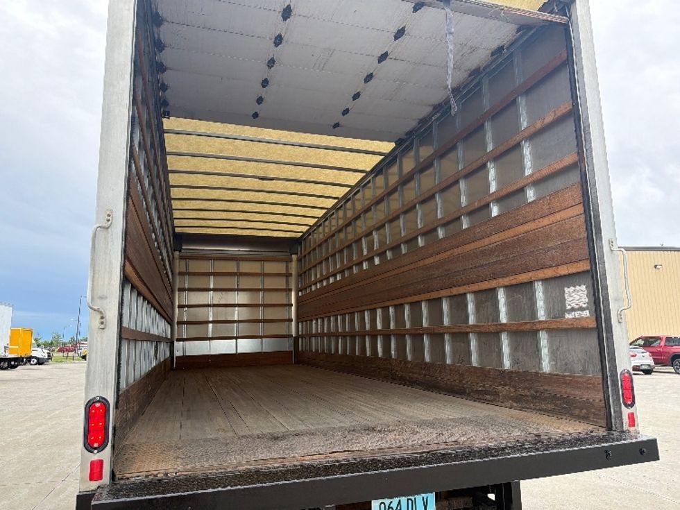 Medium Duty Box Truck-Light and Medium Duty Trucks-International-2021-MV607-Brooklyn Park-MN-150,783\n\t\tmiles-$ 50,500 - Image 11