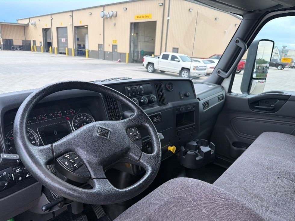 Medium Duty Box Truck-Light and Medium Duty Trucks-International-2021-MV607-Brooklyn Park-MN-150,783\n\t\tmiles-$ 50,500 - Image 16