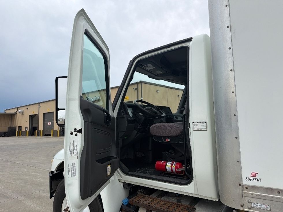 Medium Duty Box Truck-Light and Medium Duty Trucks-International-2021-MV607-Brooklyn Park-MN-150,783\n\t\tmiles-$ 50,500 - Image 15