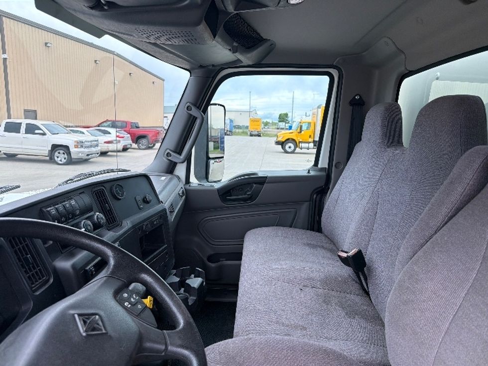 Medium Duty Box Truck-Light and Medium Duty Trucks-International-2021-MV607-Brooklyn Park-MN-150,783\n\t\tmiles-$ 50,500 - Image 18