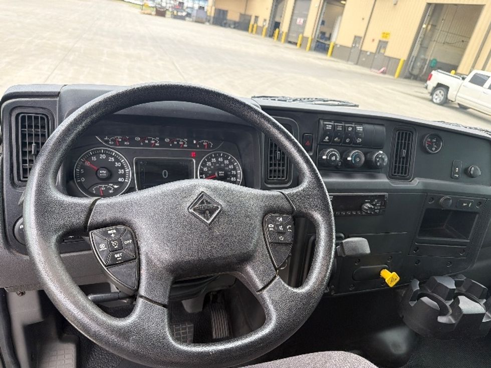 Medium Duty Box Truck-Light and Medium Duty Trucks-International-2021-MV607-Brooklyn Park-MN-150,783\n\t\tmiles-$ 50,500 - Image 17
