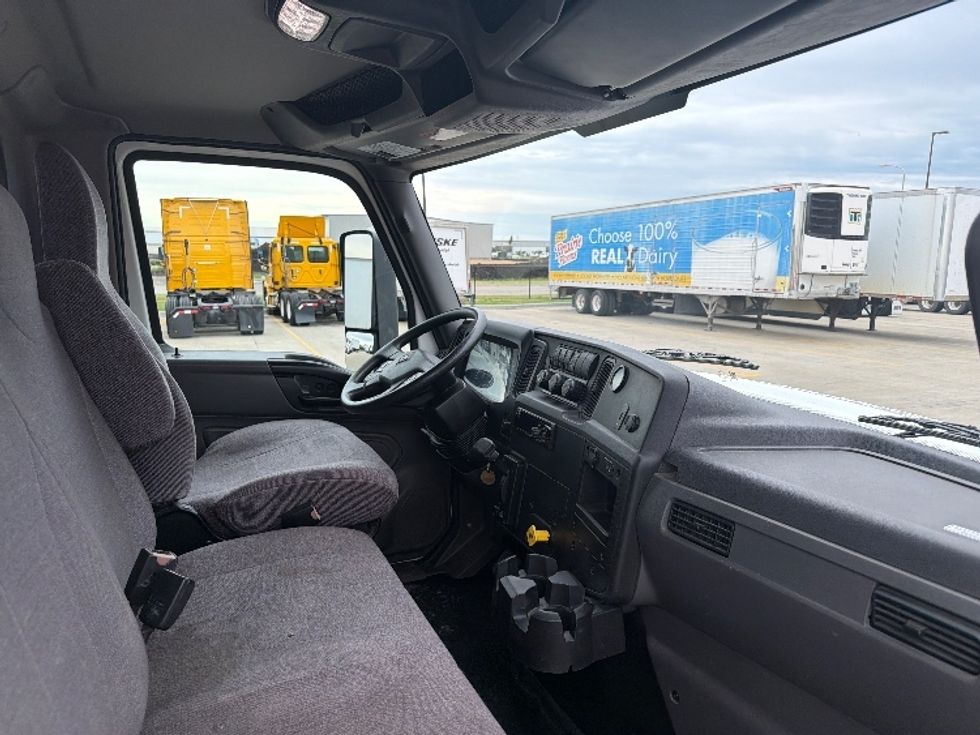 Medium Duty Box Truck-Light and Medium Duty Trucks-International-2021-MV607-Brooklyn Park-MN-150,783\n\t\tmiles-$ 50,500 - Image 21