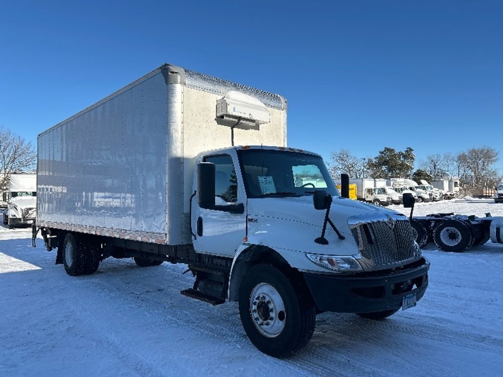Medium Duty Box Truck-Light and Medium Duty Trucks-International-2021-MV607-Brooklyn Park-MN-153,829\n\t\tmiles-$ 53,500 - Image 1