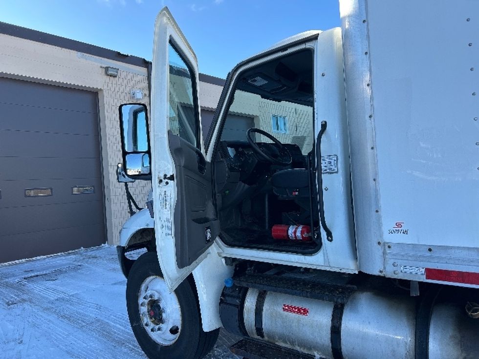 Medium Duty Box Truck-Light and Medium Duty Trucks-International-2021-MV607-Brooklyn Park-MN-153,829\n\t\tmiles-$ 53,500 - Image 16