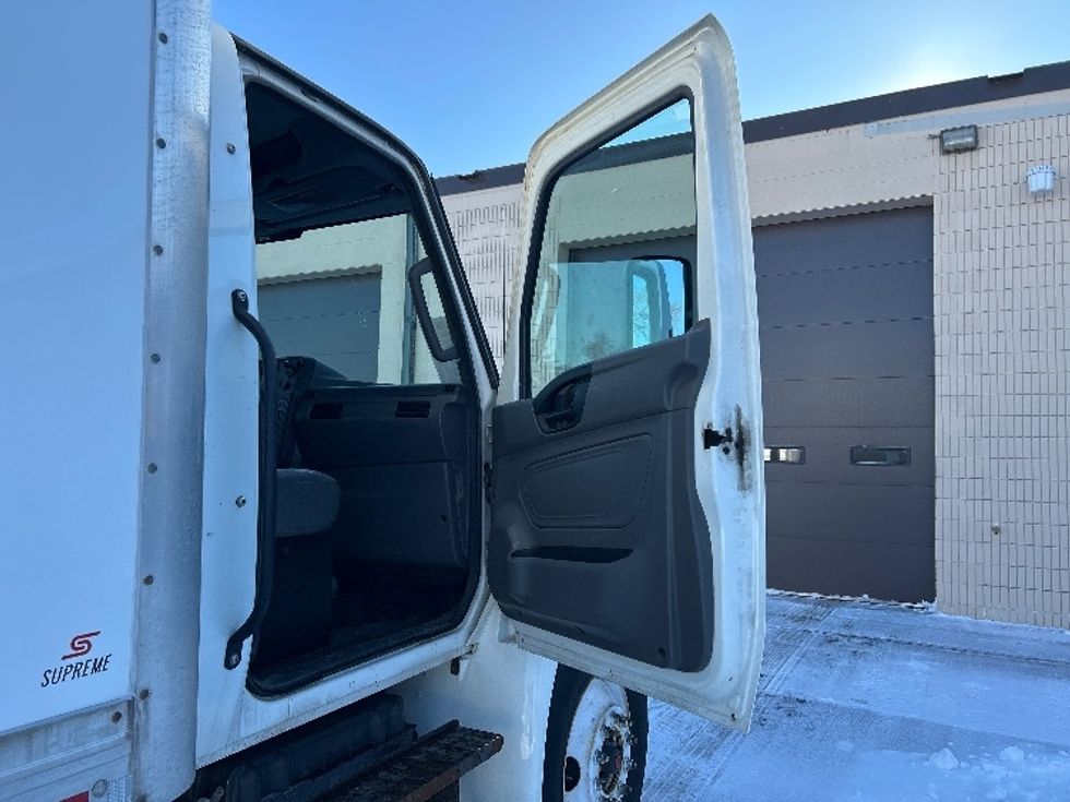 Medium Duty Box Truck-Light and Medium Duty Trucks-International-2021-MV607-Brooklyn Park-MN-153,829\n\t\tmiles-$ 53,500 - Image 19