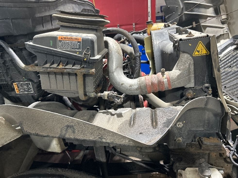 Medium Duty Box Truck-Light and Medium Duty Trucks-International-2021-MV607-Brooklyn Park-MN-153,829\n\t\tmiles-$ 53,500 - Image 22