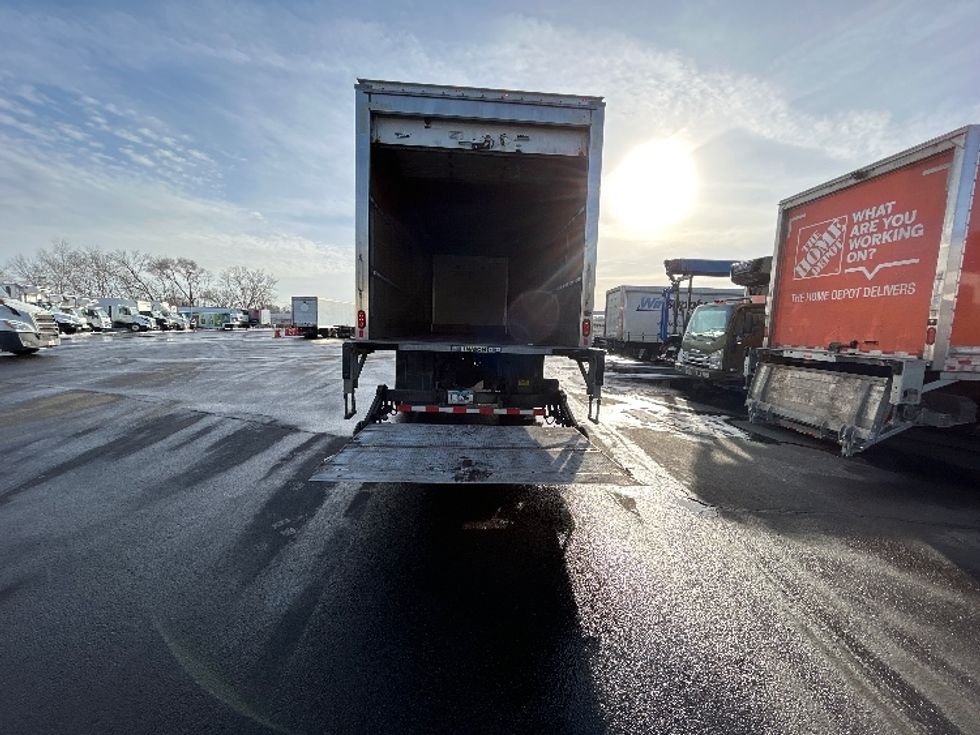 Medium Duty Box Truck-Light and Medium Duty Trucks-International-2021-MV607-Brooklyn Park-MN-157,406\n\t\tmiles-$ 57,000 - Image 9