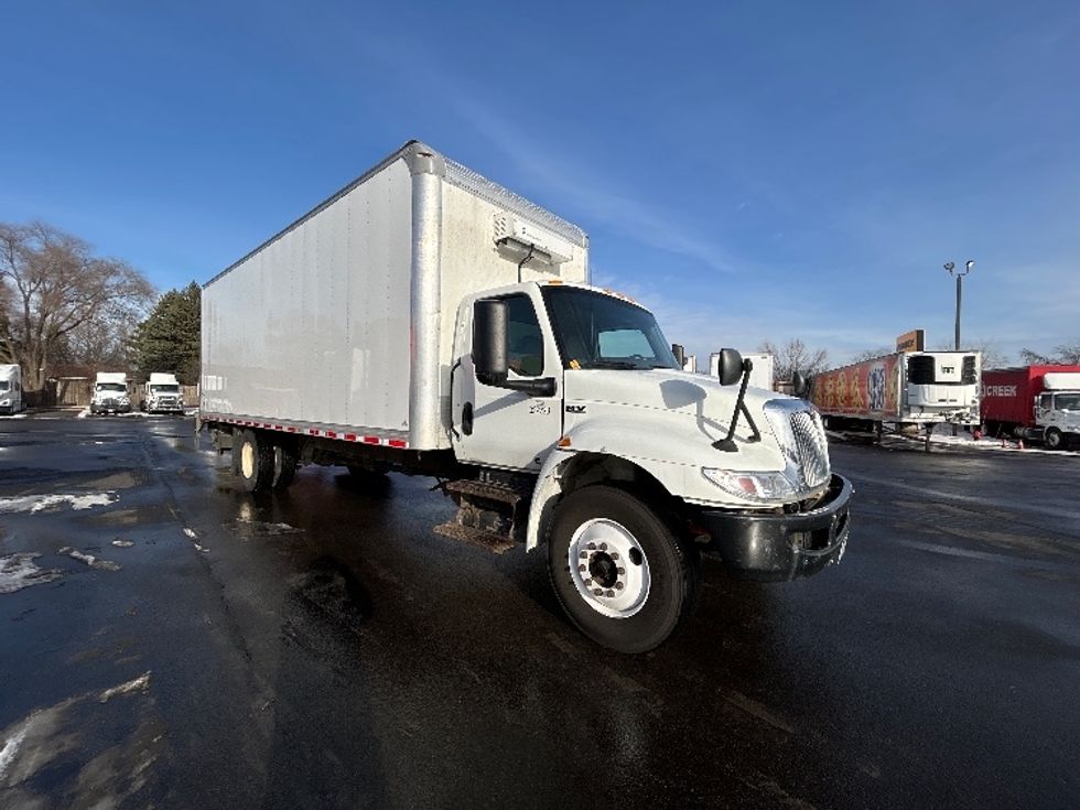 Medium Duty Box Truck-Light and Medium Duty Trucks-International-2021-MV607-Brooklyn Park-MN-157,406\n\t\tmiles-$ 57,000 - Image 1