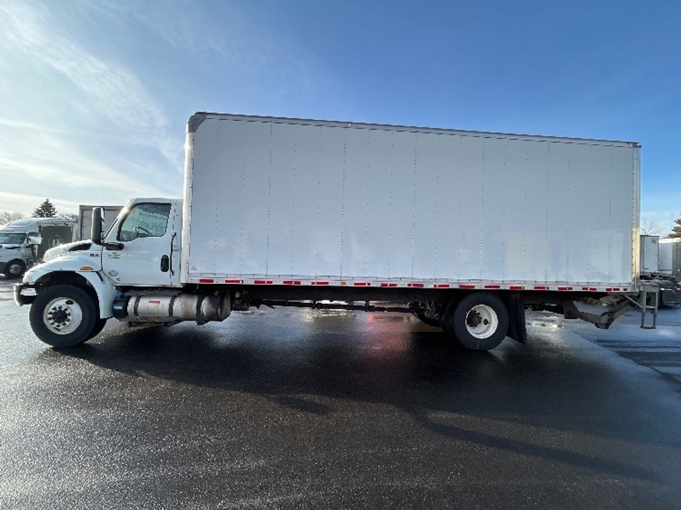 Medium Duty Box Truck-Light and Medium Duty Trucks-International-2021-MV607-Brooklyn Park-MN-157,406\n\t\tmiles-$ 57,000 - Image 4