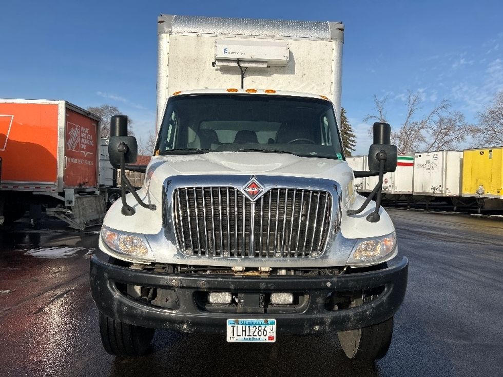 Medium Duty Box Truck-Light and Medium Duty Trucks-International-2021-MV607-Brooklyn Park-MN-157,406\n\t\tmiles-$ 57,000 - Image 2