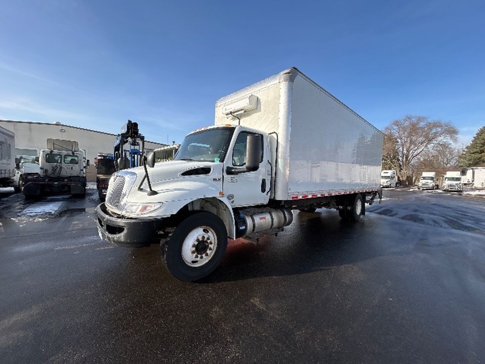 Medium Duty Box Truck-Light and Medium Duty Trucks-International-2021-MV607-Brooklyn Park-MN-157,406\n\t\tmiles-$ 57,000 - Image 3