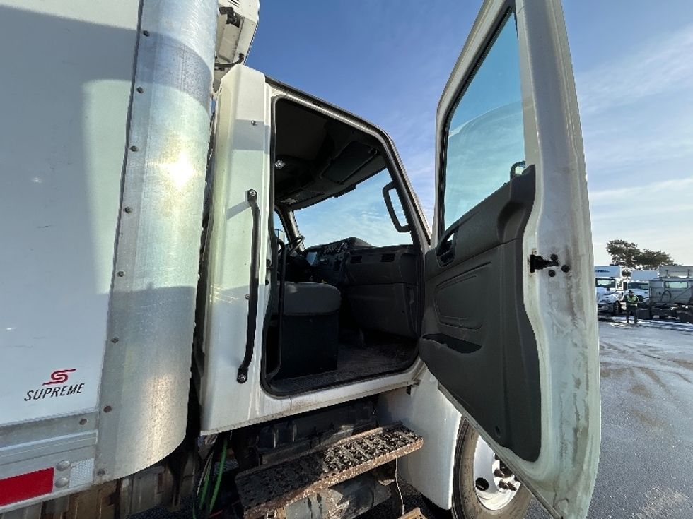 Medium Duty Box Truck-Light and Medium Duty Trucks-International-2021-MV607-Brooklyn Park-MN-157,406\n\t\tmiles-$ 57,000 - Image 20