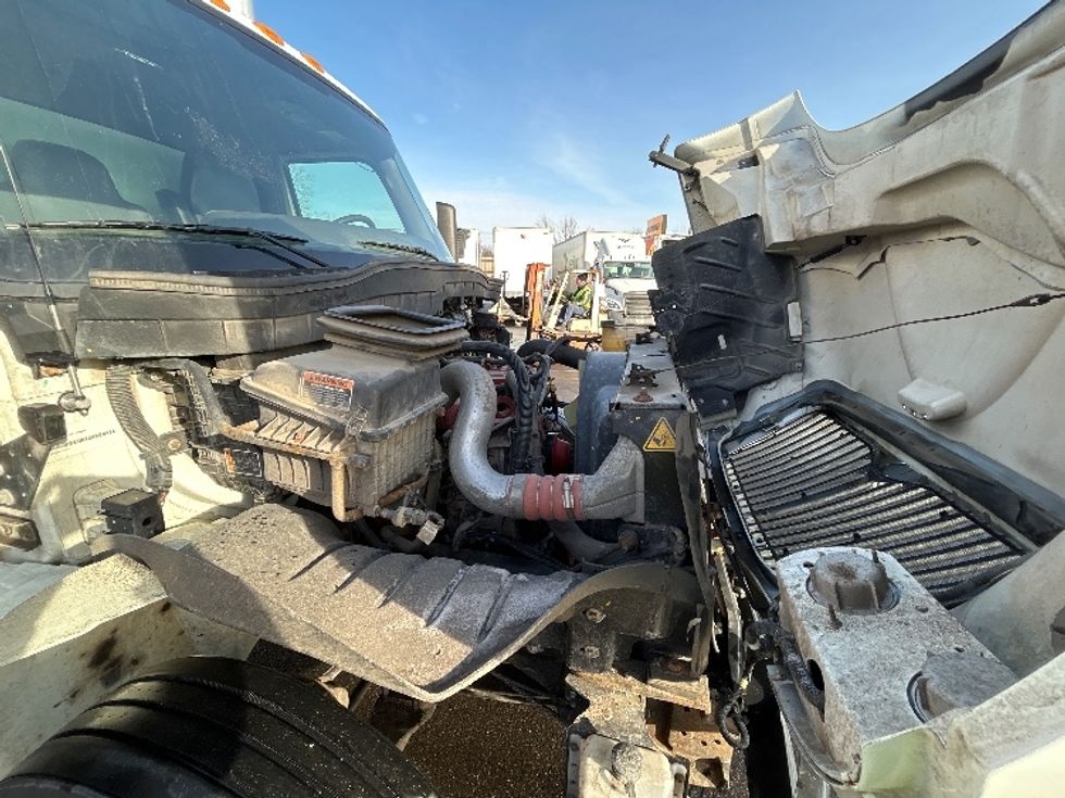 Medium Duty Box Truck-Light and Medium Duty Trucks-International-2021-MV607-Brooklyn Park-MN-157,406\n\t\tmiles-$ 57,000 - Image 23