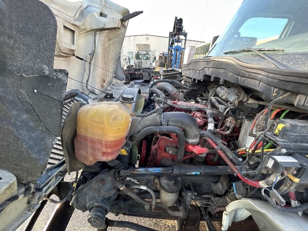 Medium Duty Box Truck-Light and Medium Duty Trucks-International-2021-MV607-Brooklyn Park-MN-157,406\n\t\tmiles-$ 57,000 - Image 24