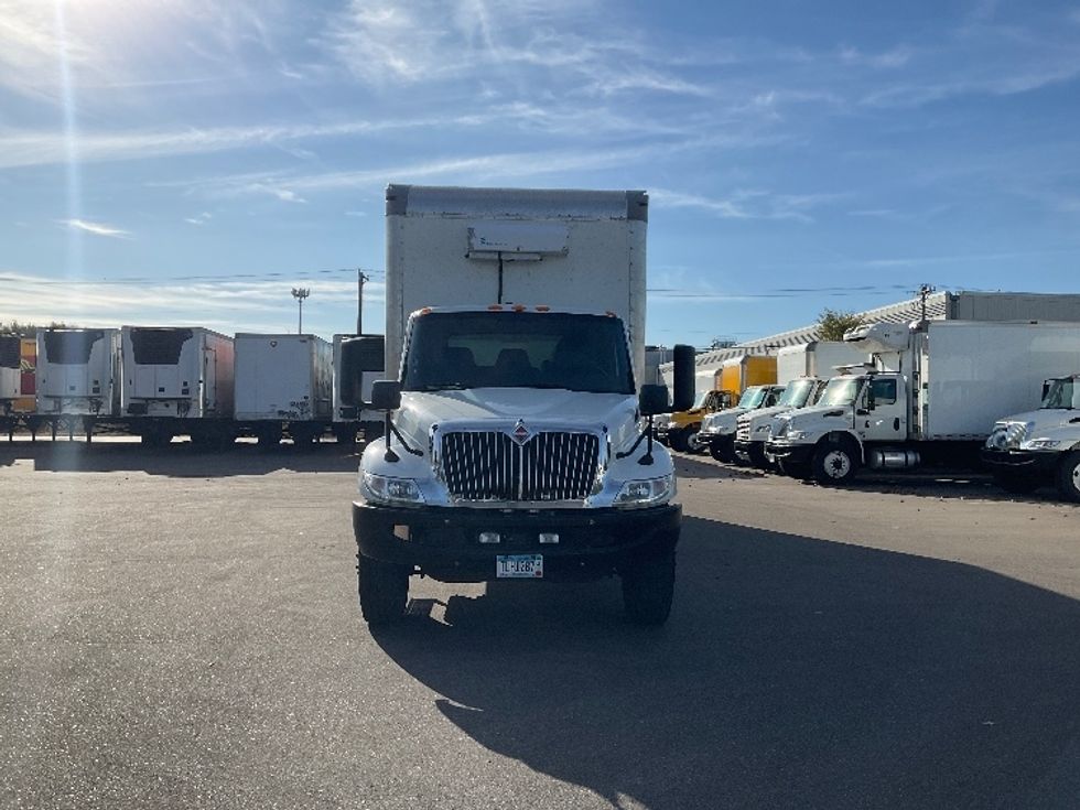 Medium Duty Box Truck-Light and Medium Duty Trucks-International-2021-MV607-Brooklyn Park-MN-160,976\n\t\tmiles-$ 56,250 - Image 2