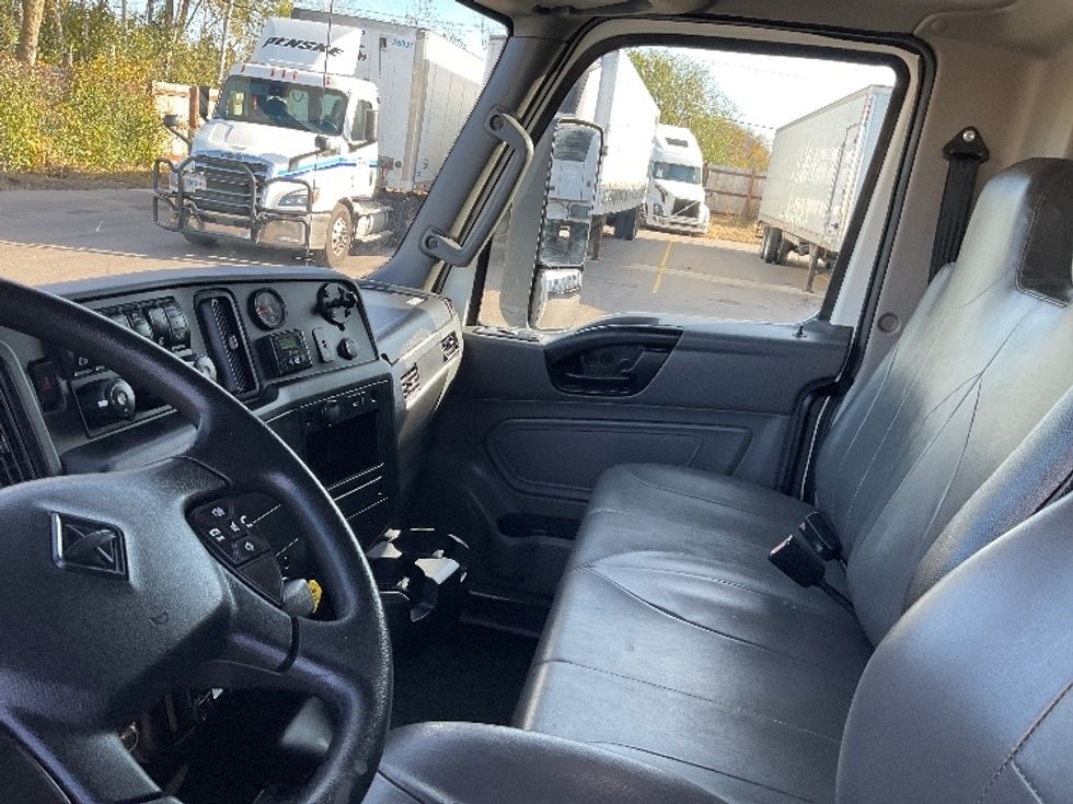 Medium Duty Box Truck-Light and Medium Duty Trucks-International-2021-MV607-Brooklyn Park-MN-160,976\n\t\tmiles-$ 56,250 - Image 19
