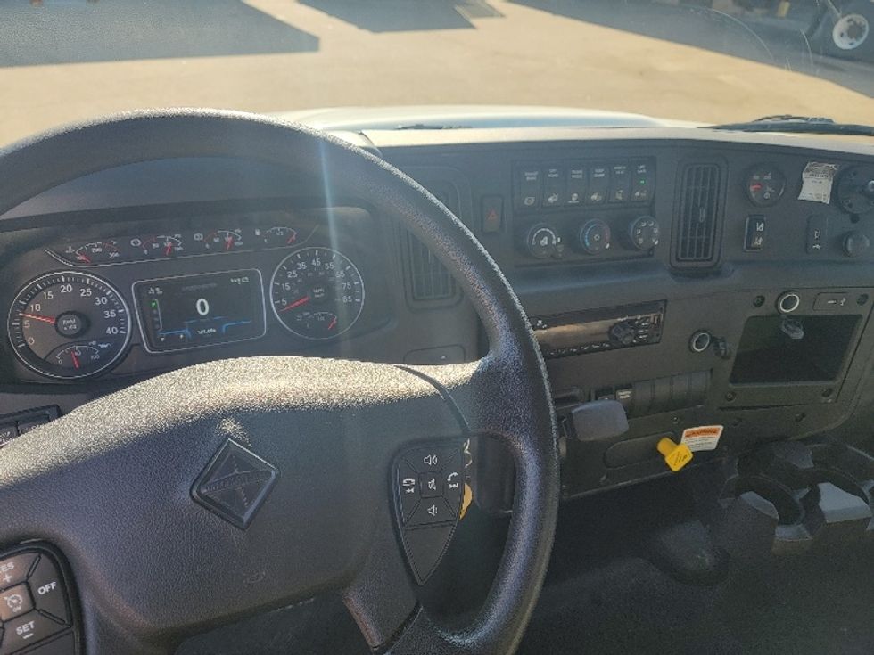 Medium Duty Box Truck-Light and Medium Duty Trucks-International-2021-MV607-Brooklyn Park-MN-161,696\n\t\tmiles-$ 57,750 - Image 18
