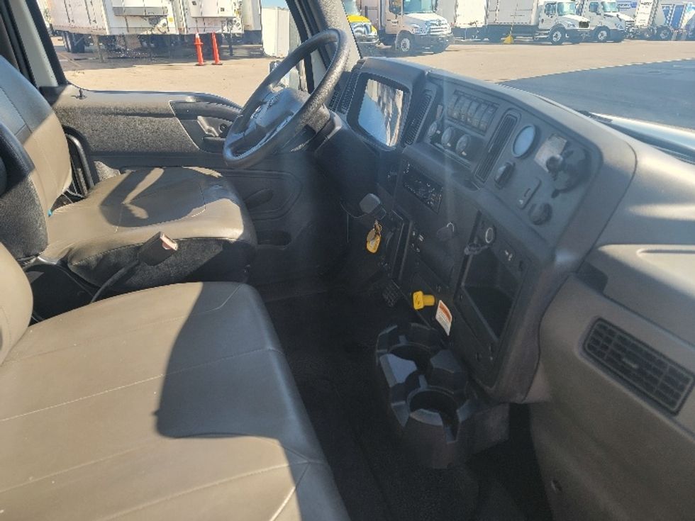 Medium Duty Box Truck-Light and Medium Duty Trucks-International-2021-MV607-Brooklyn Park-MN-161,696\n\t\tmiles-$ 57,750 - Image 22