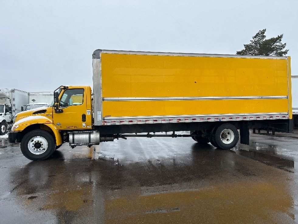 Medium Duty Box Truck-Light and Medium Duty Trucks-International-2021-MV607-Brooklyn Park-MN-217,793\n\t\tmiles-$ 37,750 - Image 4