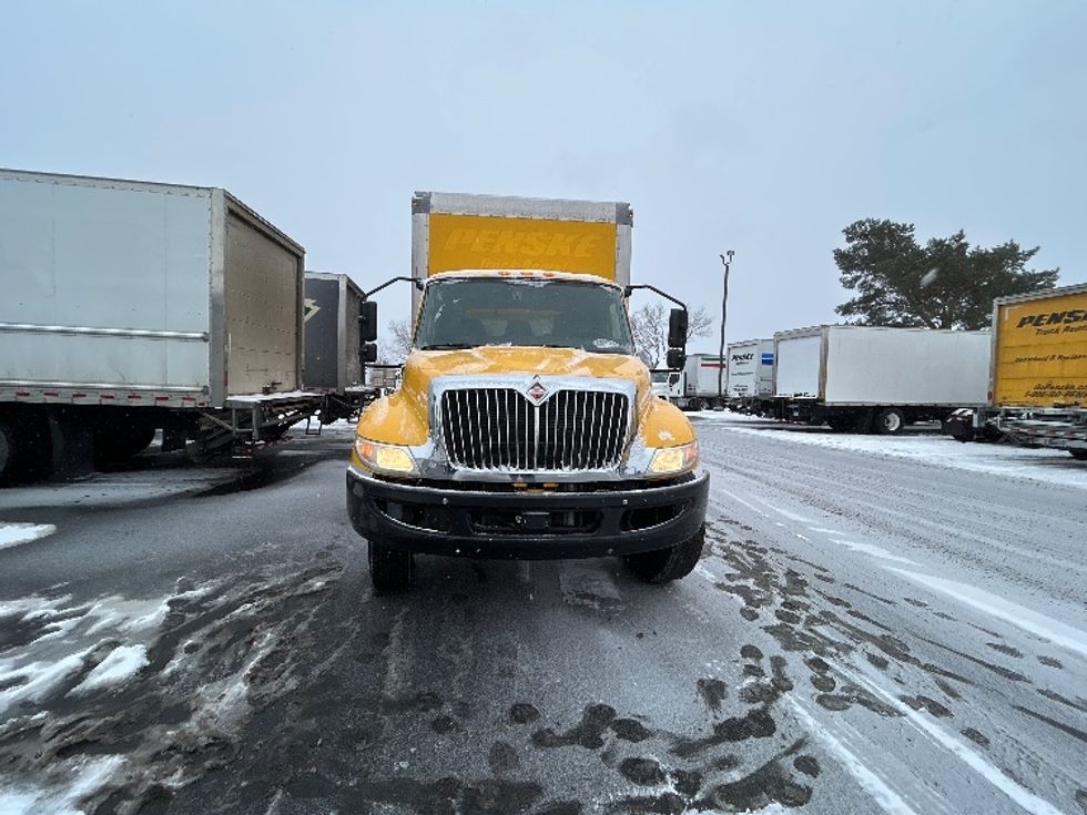 Medium Duty Box Truck-Light and Medium Duty Trucks-International-2021-MV607-Brooklyn Park-MN-217,793\n\t\tmiles-$ 37,750 - Image 2