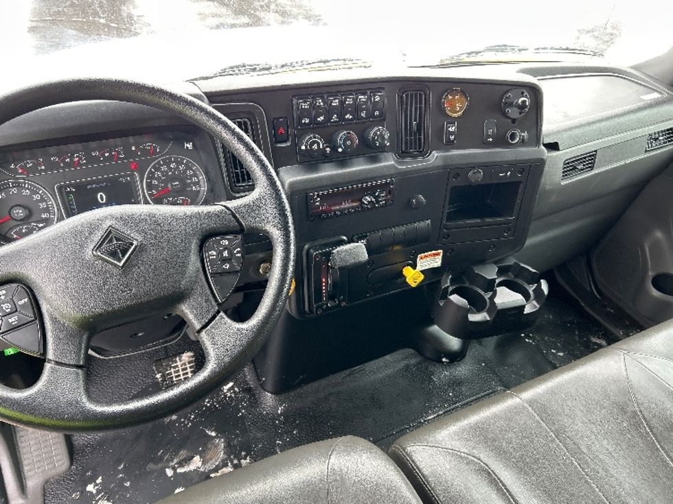 Medium Duty Box Truck-Light and Medium Duty Trucks-International-2021-MV607-Brooklyn Park-MN-217,793\n\t\tmiles-$ 37,750 - Image 18