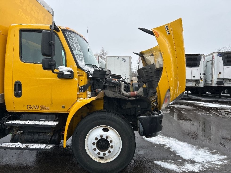 Medium Duty Box Truck-Light and Medium Duty Trucks-International-2021-MV607-Brooklyn Park-MN-217,793\n\t\tmiles-$ 37,750 - Image 23