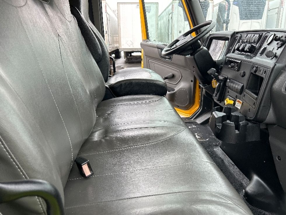 Medium Duty Box Truck-Light and Medium Duty Trucks-International-2021-MV607-Brooklyn Park-MN-217,793\n\t\tmiles-$ 37,750 - Image 22