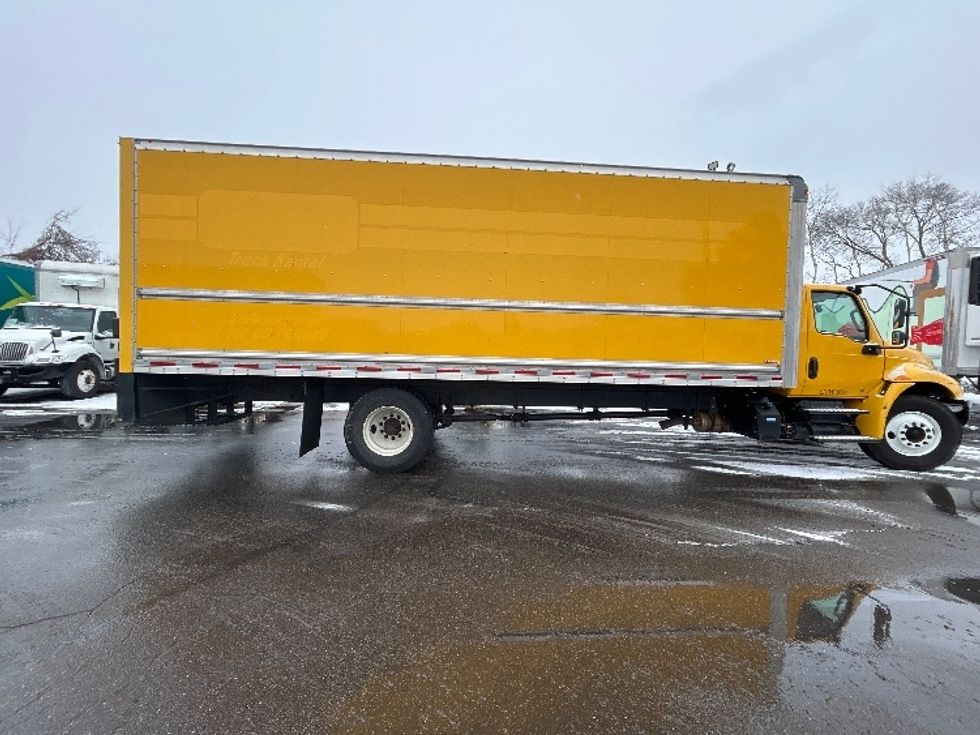 Medium Duty Box Truck-Light and Medium Duty Trucks-International-2021-MV607-Brooklyn Park-MN-228,668\n\t\tmiles-$ 36,250 - Image 14
