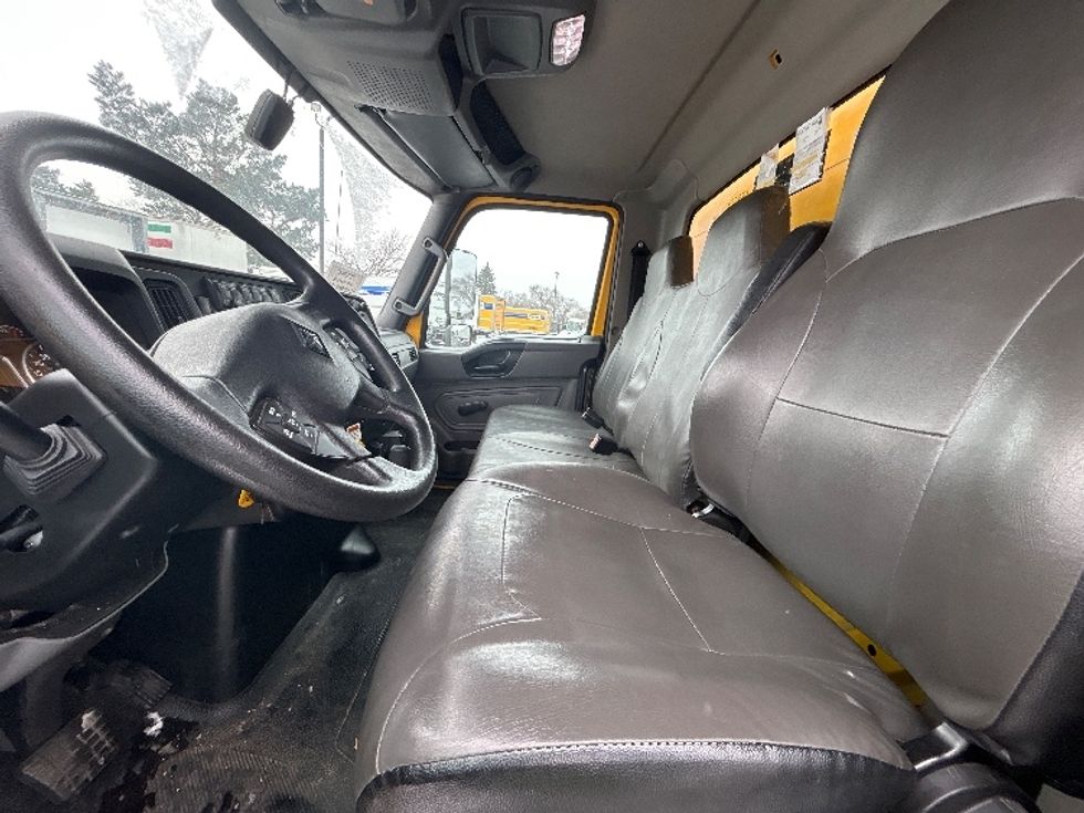 Medium Duty Box Truck-Light and Medium Duty Trucks-International-2021-MV607-Brooklyn Park-MN-228,668\n\t\tmiles-$ 36,250 - Image 18