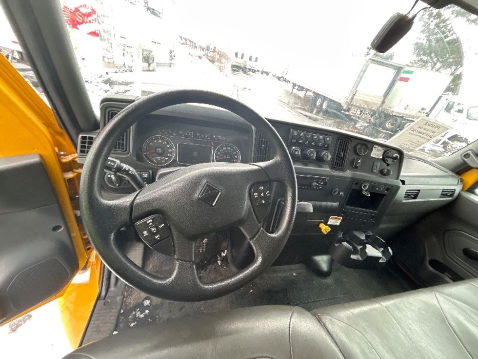 Medium Duty Box Truck-Light and Medium Duty Trucks-International-2021-MV607-Brooklyn Park-MN-228,668\n\t\tmiles-$ 36,250 - Image 17