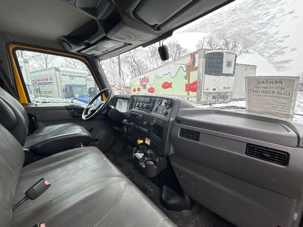 Medium Duty Box Truck-Light and Medium Duty Trucks-International-2021-MV607-Brooklyn Park-MN-228,668\n\t\tmiles-$ 36,250 - Image 21