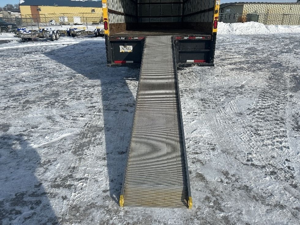 Medium Duty Box Truck-Light and Medium Duty Trucks-International-2021-MV607-Brooklyn Park-MN-241,658\n\t\tmiles-$ 33,500 - Image 9