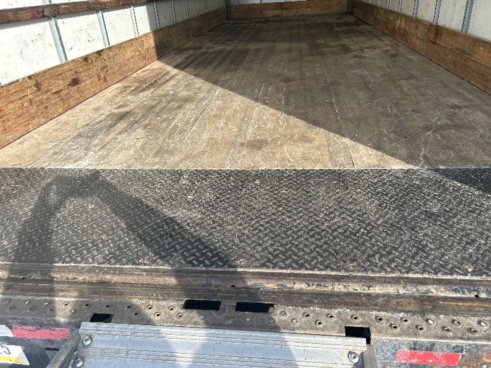 Medium Duty Box Truck-Light and Medium Duty Trucks-International-2021-MV607-Brooklyn Park-MN-241,658\n\t\tmiles-$ 33,500 - Image 10